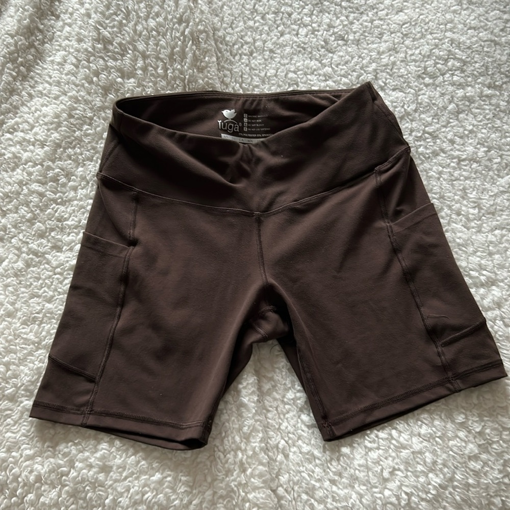 iuga bike shorts (M) in cocoa